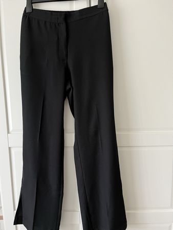 Schwarze Stoffhose