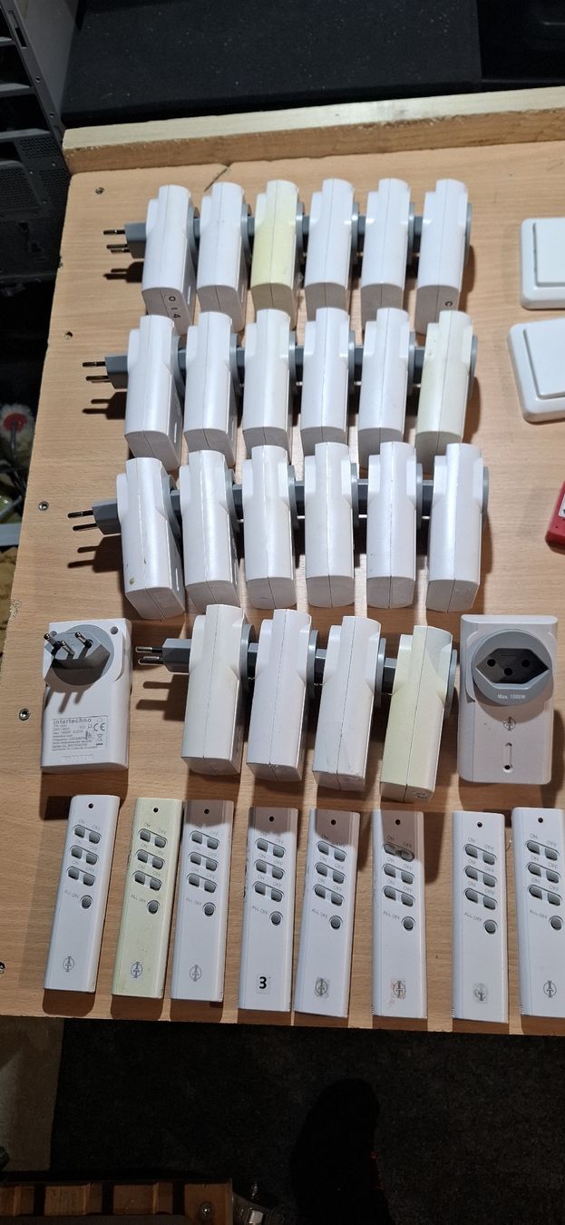 Intertechno Spine: prise connectée Lot de composants domotiques Intertechno div – Usato da Châtel-St-Denis venduto da ger_f85t 1