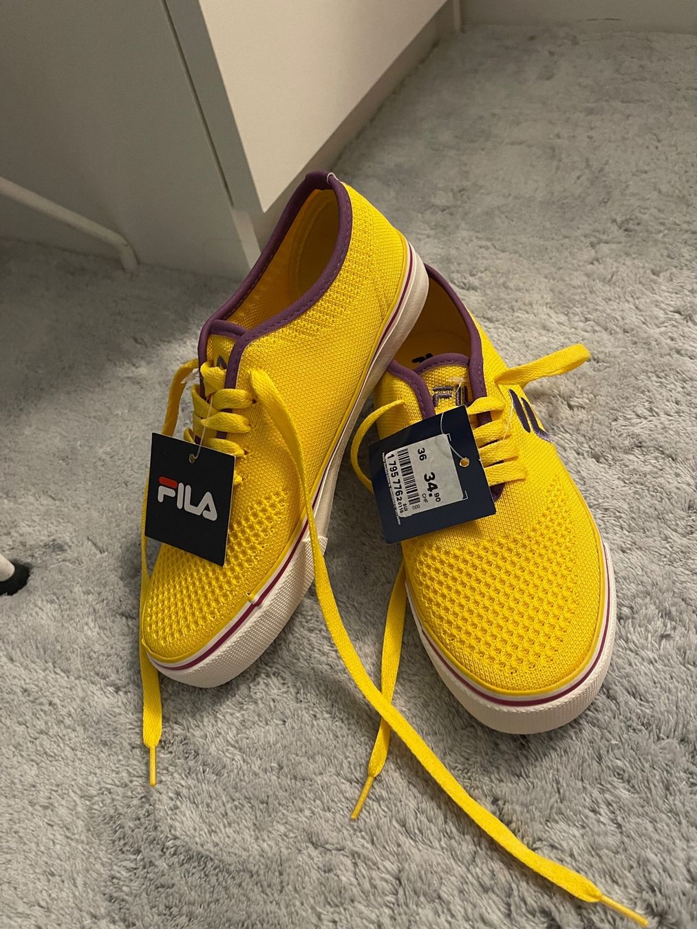Fila Scarpe per ragazze: Schöne FILA Schuhe Neu! – Nuovo e nell'imballaggio originale da Benglen venduto da Shamily