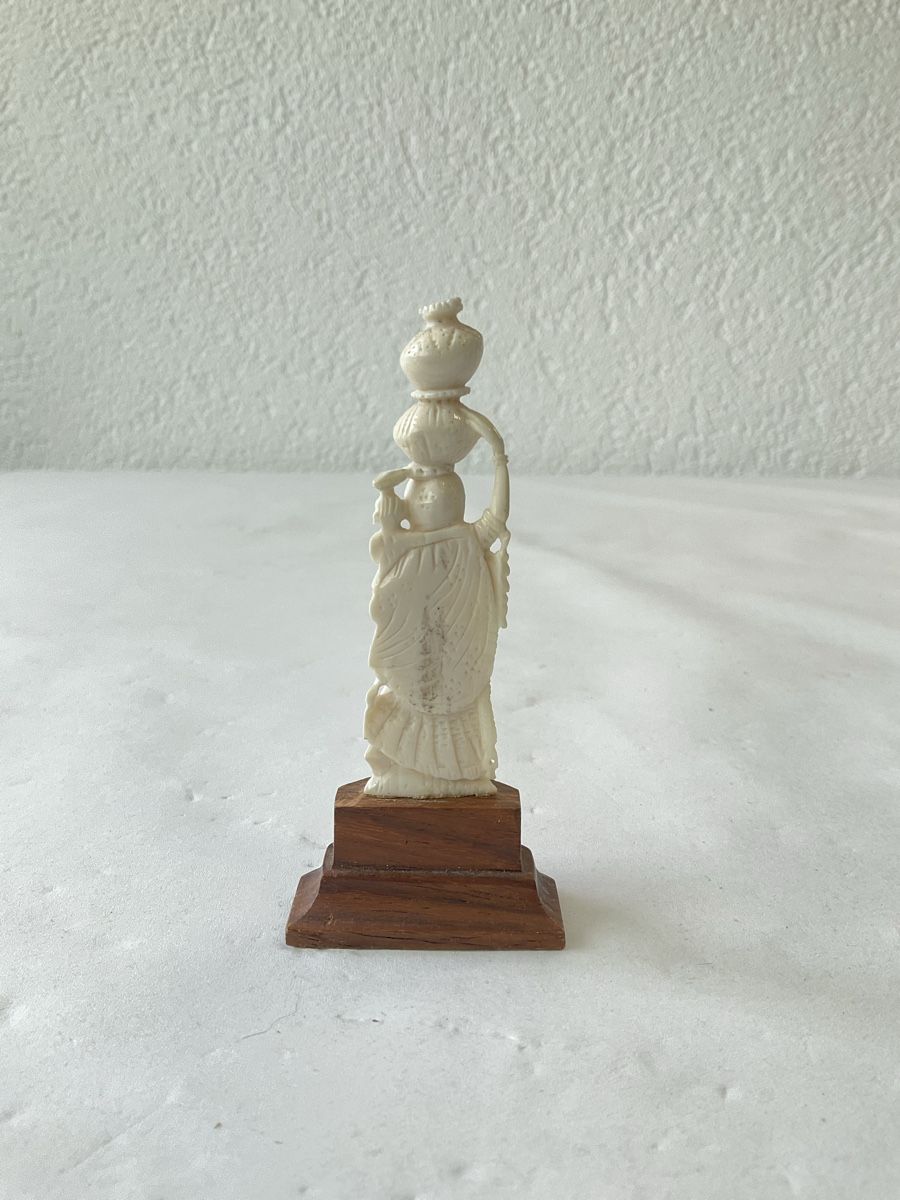Figuren: Ancienne petite statuette sculptée  – Gebraucht aus Malleray von Robot12 2