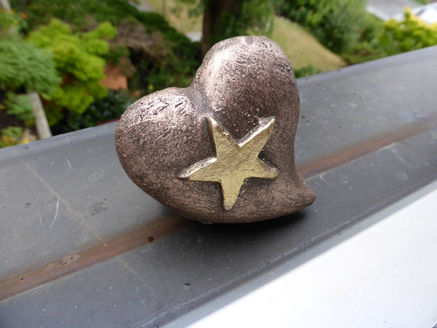 Tutte le decorazioni: MINI URNE HERZ MIT STERN - BRONCE MIT GOLD - FABRIKNEU – Nuovo e nell'imballaggio originale da Reinach AG venduto da pussi100 1