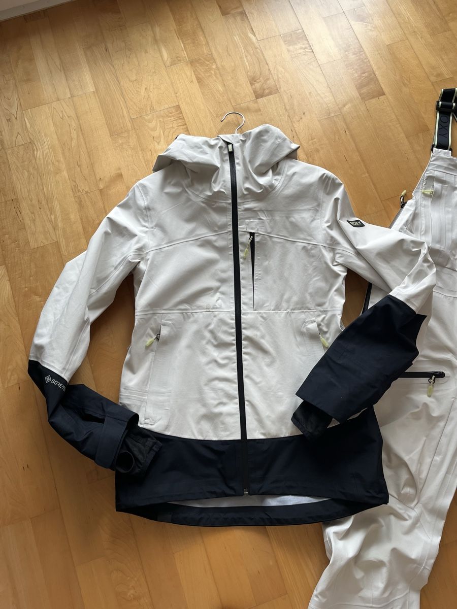 Roxy Jacken: Roxy 3L Gore-Tex Jacke + Bib Pant – Gebraucht aus Bönigen von Bergeli 1