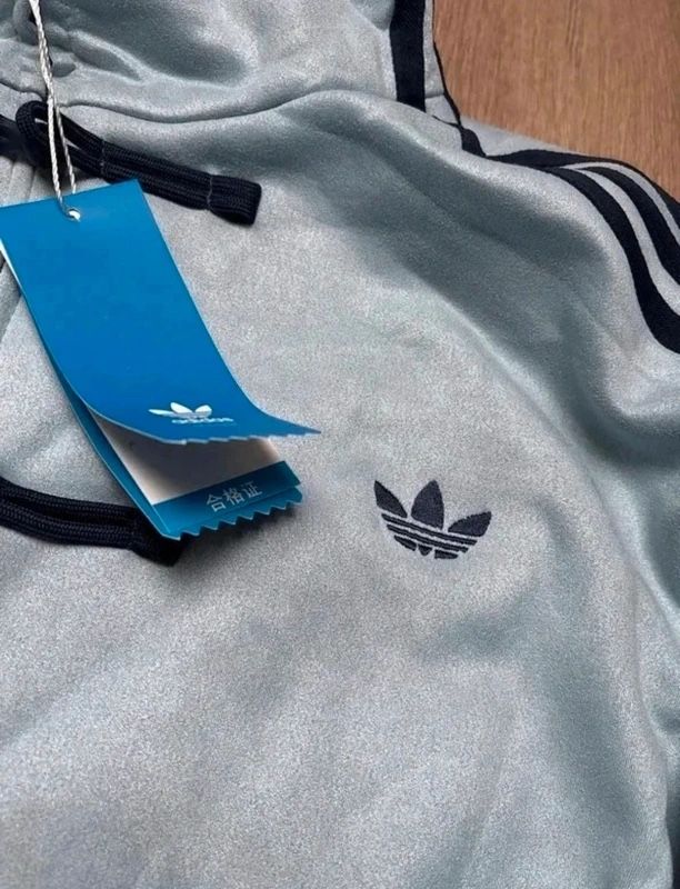 Adidas Vestes: Adidas New year Jacke – Neuf (Voir description) à Allschwil par ale_99l7 1