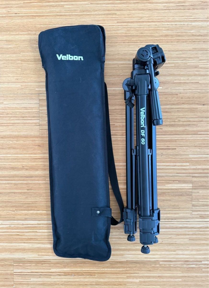 Velbon Trépieds & Accessoires: Stativ Kamera Velbon DF-60 tripod – D'occasion à Basel par Sarah921 1