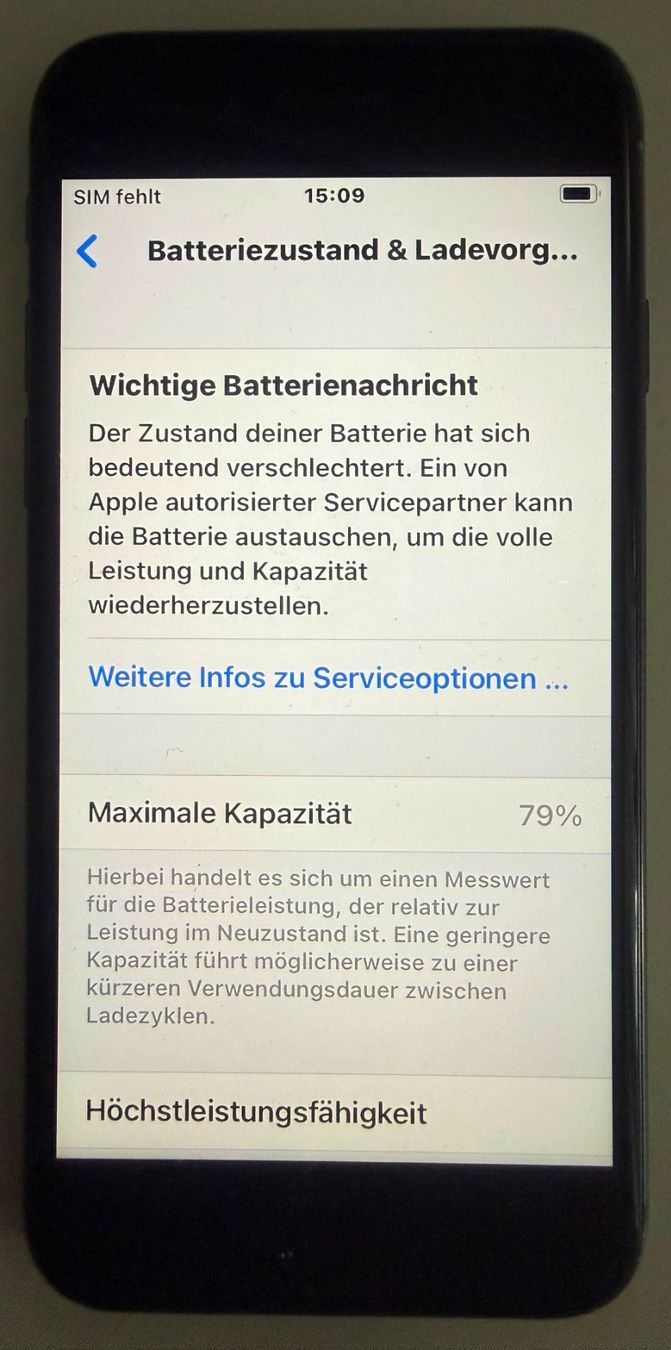 Apple Portables: Apple iPhone 8 128GB schwarz – D'occasion à Lodrino par Stema 3