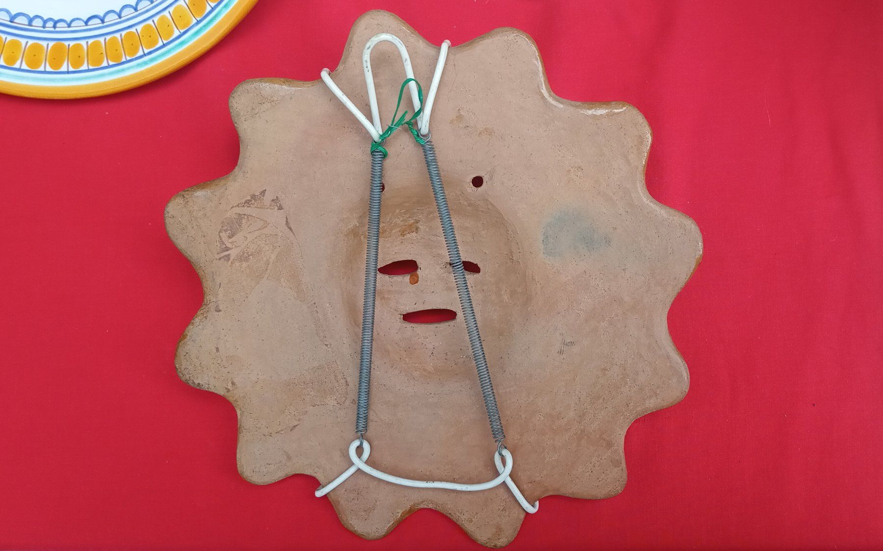 Figuren: Masque mexicain peint à la main pour suspendre – Gebraucht aus Montreux von Art_et_antiquites 2