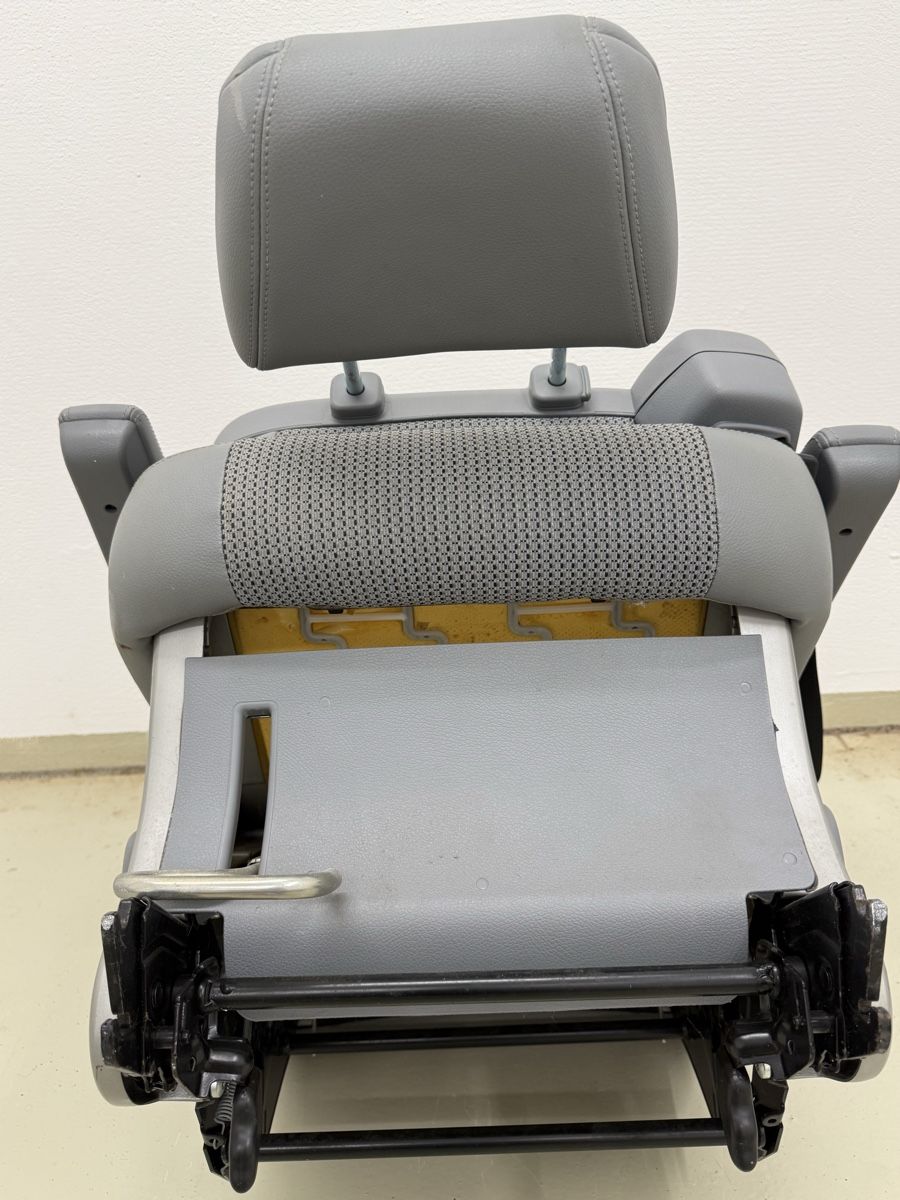 Mercedes-Benz Autres accessoires p. véhicule: Mercedes Viano 2 Sitze zu verschenken  – Neuf (Voir description) à Menzberg par Olimeo2019 1