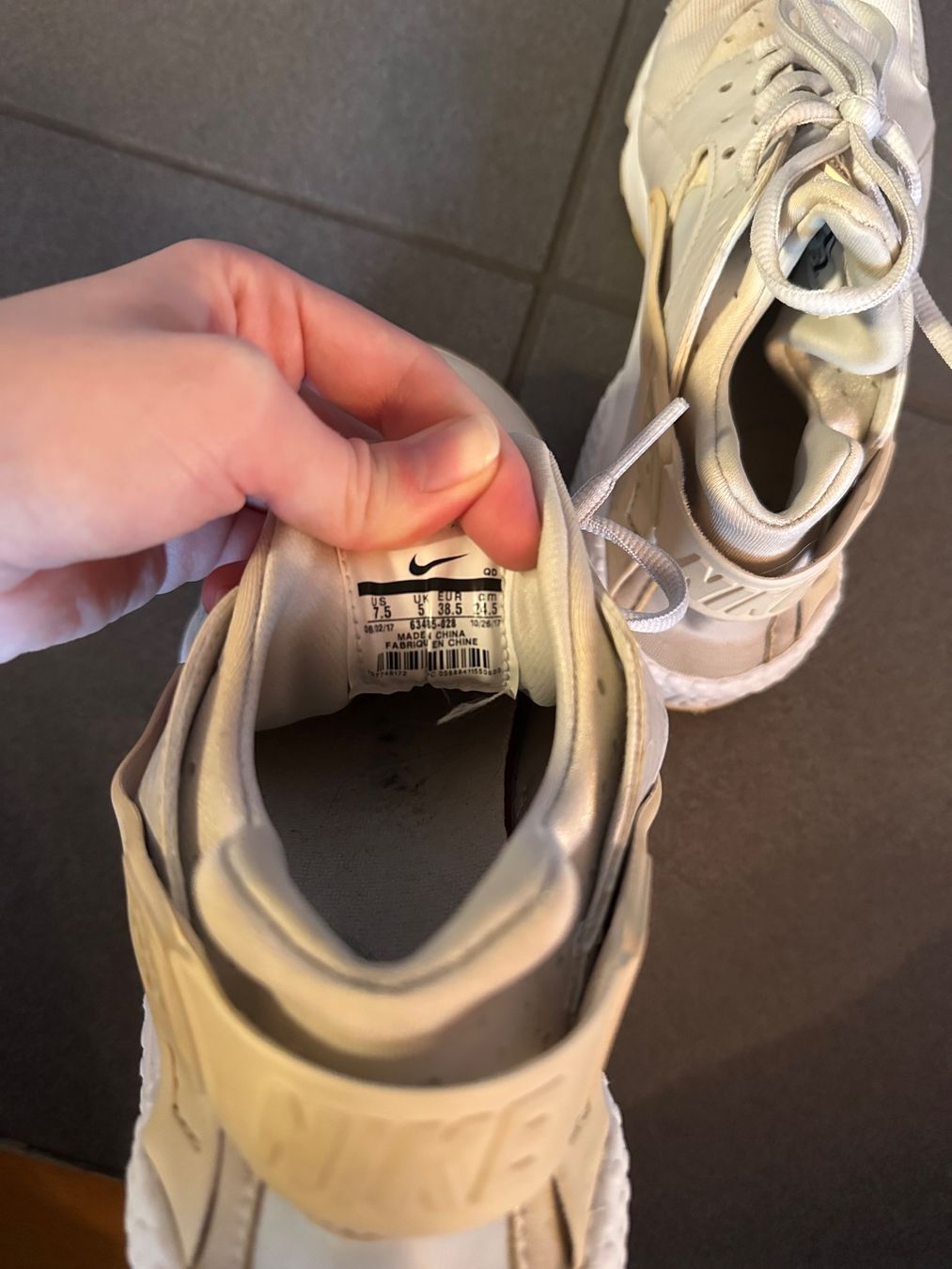 Nike Scarpe da donna: Nike Air Huarache Run Light Bone Gr. 38.5 – Usato da Riedt b. Erlen venduto da sina.aline 4
