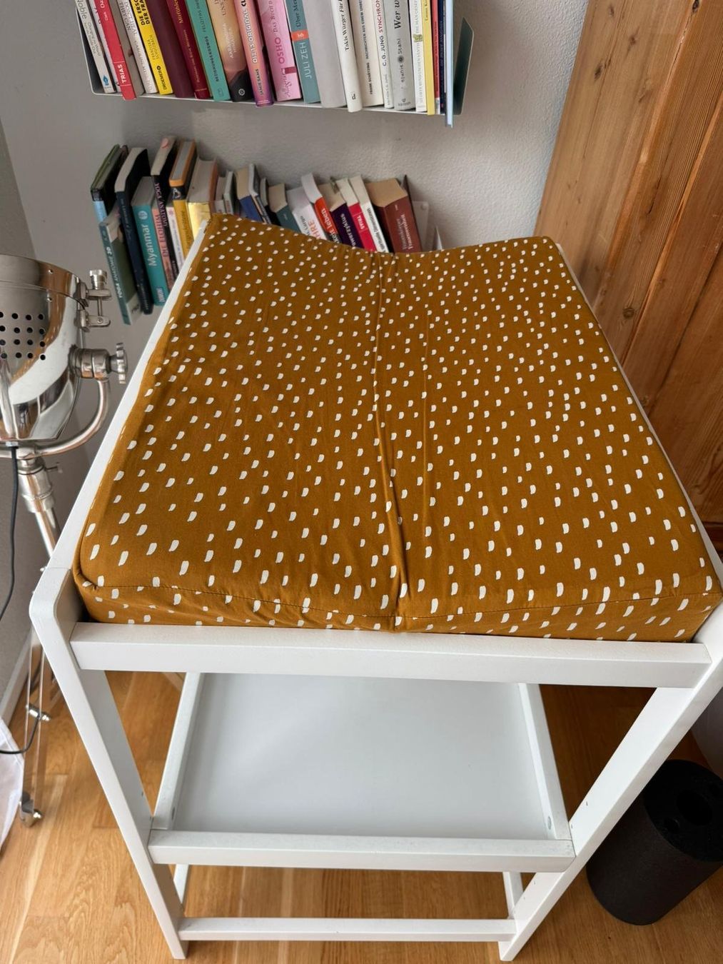 Ikea Fasciatoi & Accessori: Weisser Wickeltisch mit Wickelunterlage – Usato da Uster venduto da Sembi