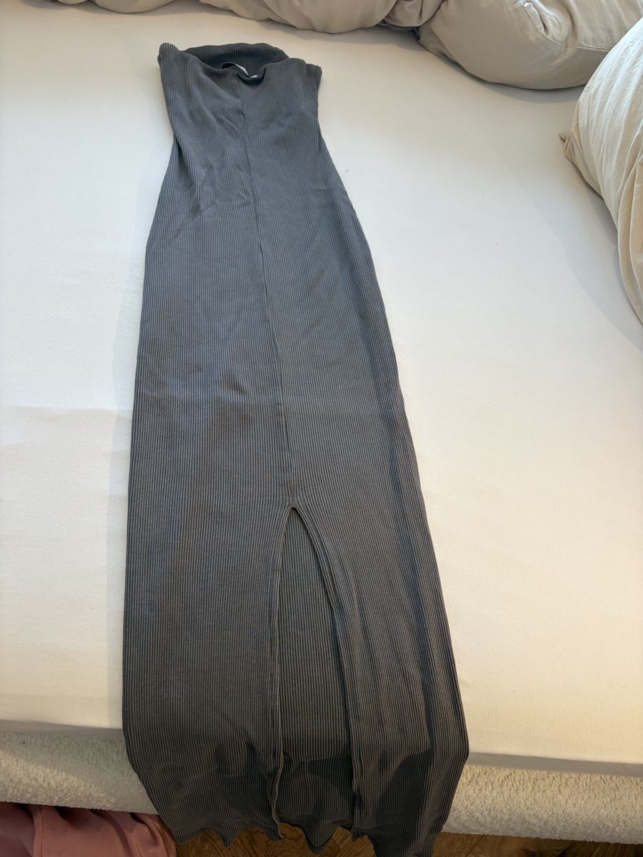 Bershka Vestiti: Robe bustier Bershka grise  – Usato da Pully venduto da ari_78pk 1