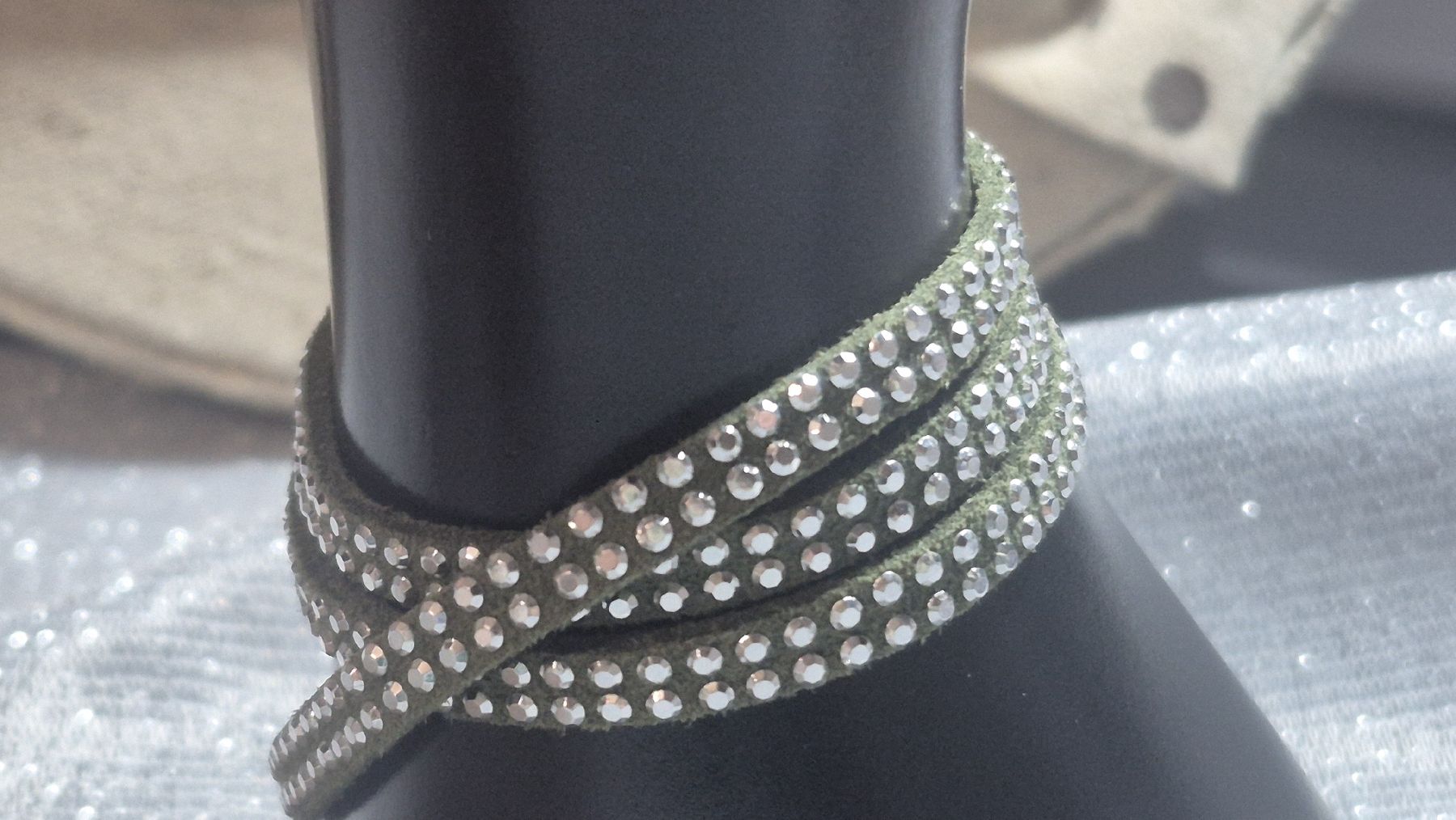 Bracciali & Braccialetti: Bracciale da donna verde con strass  – Usato da Giubiasco venduto da Stefaniav
