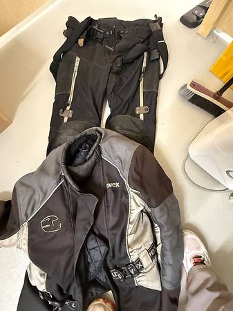 Motorrad Hose und Jacken 