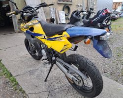 Moto Husqvarna 50cc pour pièces ou à réparer