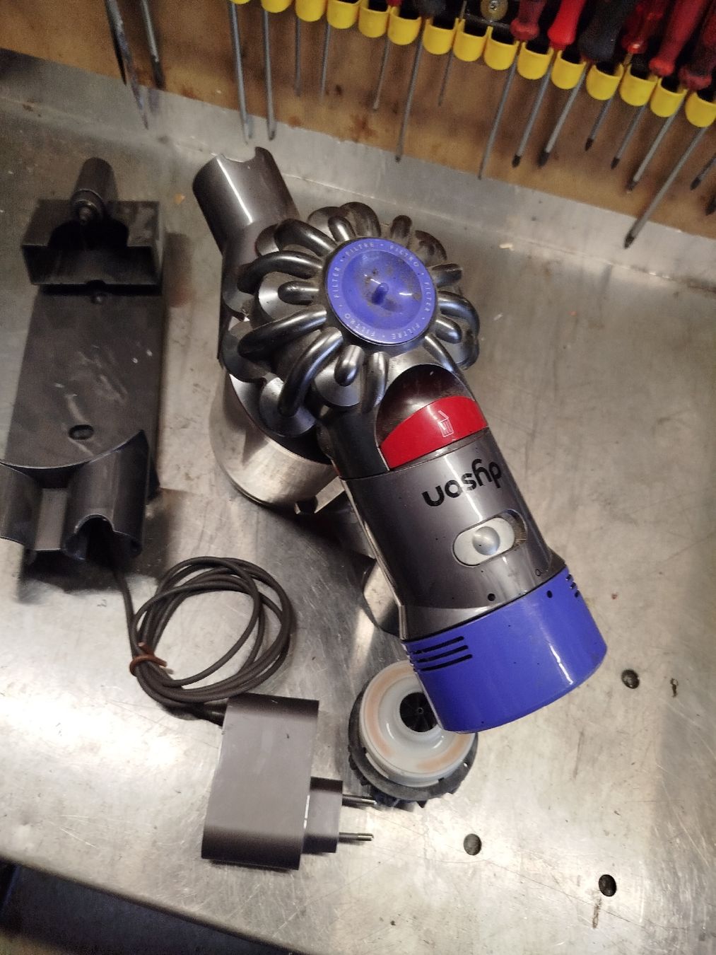 Dyson Aspirapolveri & Accessori: Aspirateur Dyson  – Difettoso da Flanthey venduto da berthgte