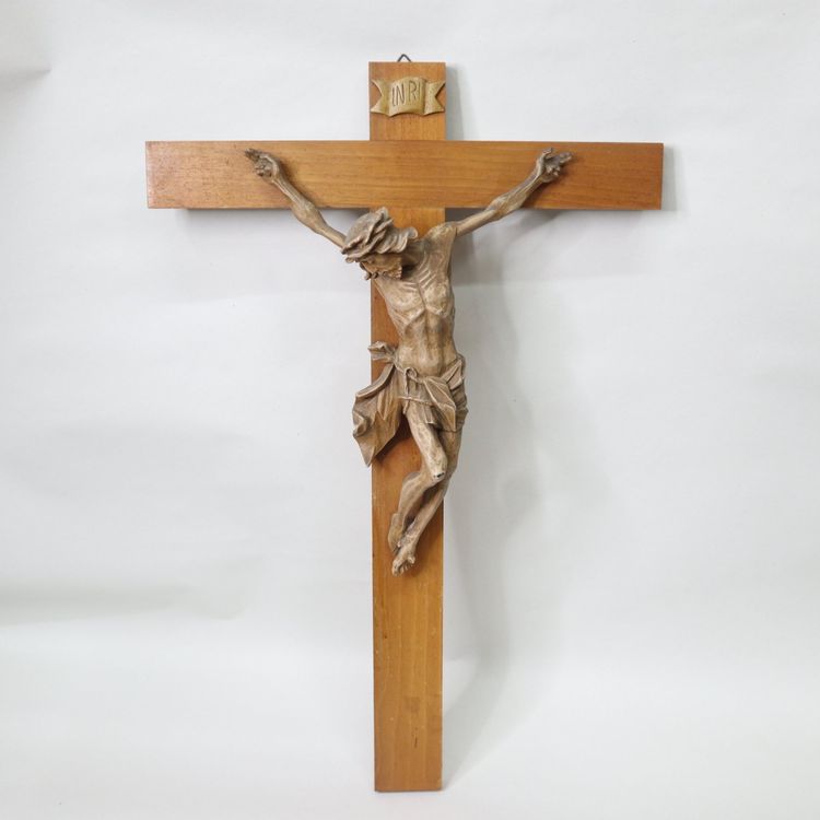 Imerance Kruzifix „Herzkreuz“ – Metall-Wandkreuz 12 Zoll, Mit Liebesdesign, Inkl. Montagematerial