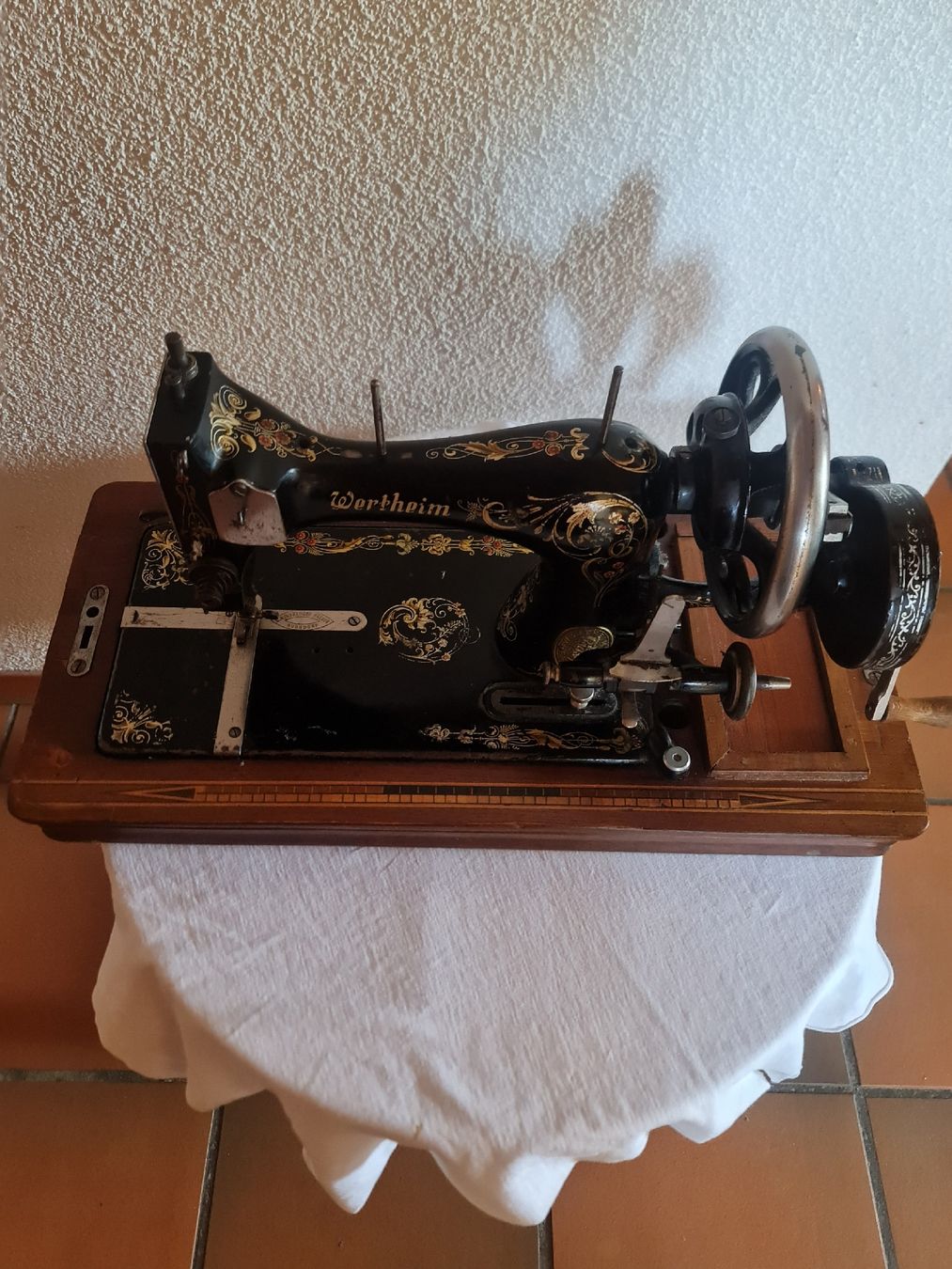 Macchine da cucire: Antik Nähemaschine Wertheim – Usato da triengen venduto da fad_g29d