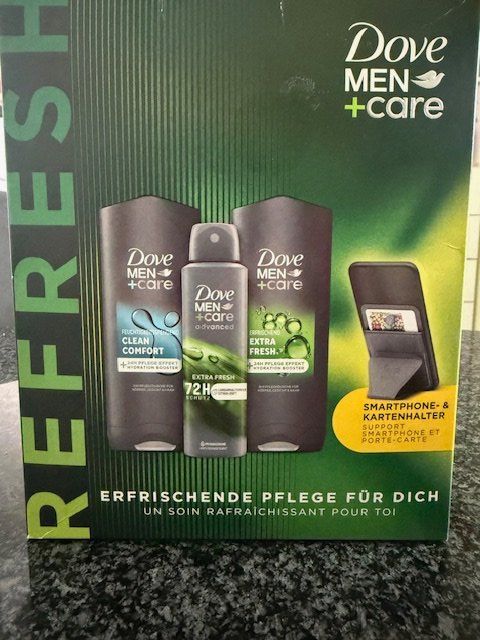Autres soins du corps: Dove men + Care *** – Neuf avec emballage d'origine à Zürich par Fifa