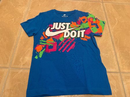 Nike neues Shirt, 6-7J 116-122 (5-6J)