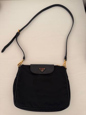 Prada Crossbody Bag schwarz gold
