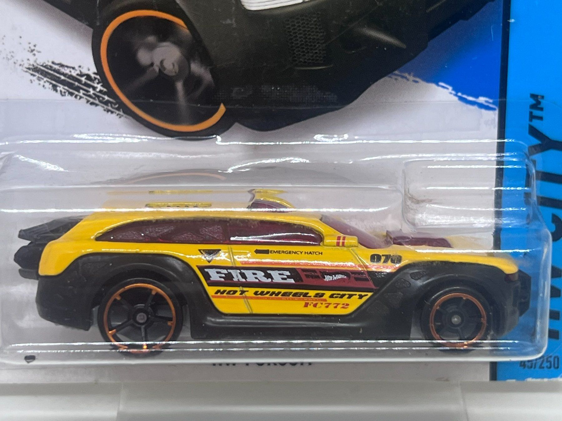 Hot Wheels Modellini d'auto: Hot Wheels HW Pursuit – Nuovo e nell'imballaggio originale da Wildegg venduto da LaaBoutique 1