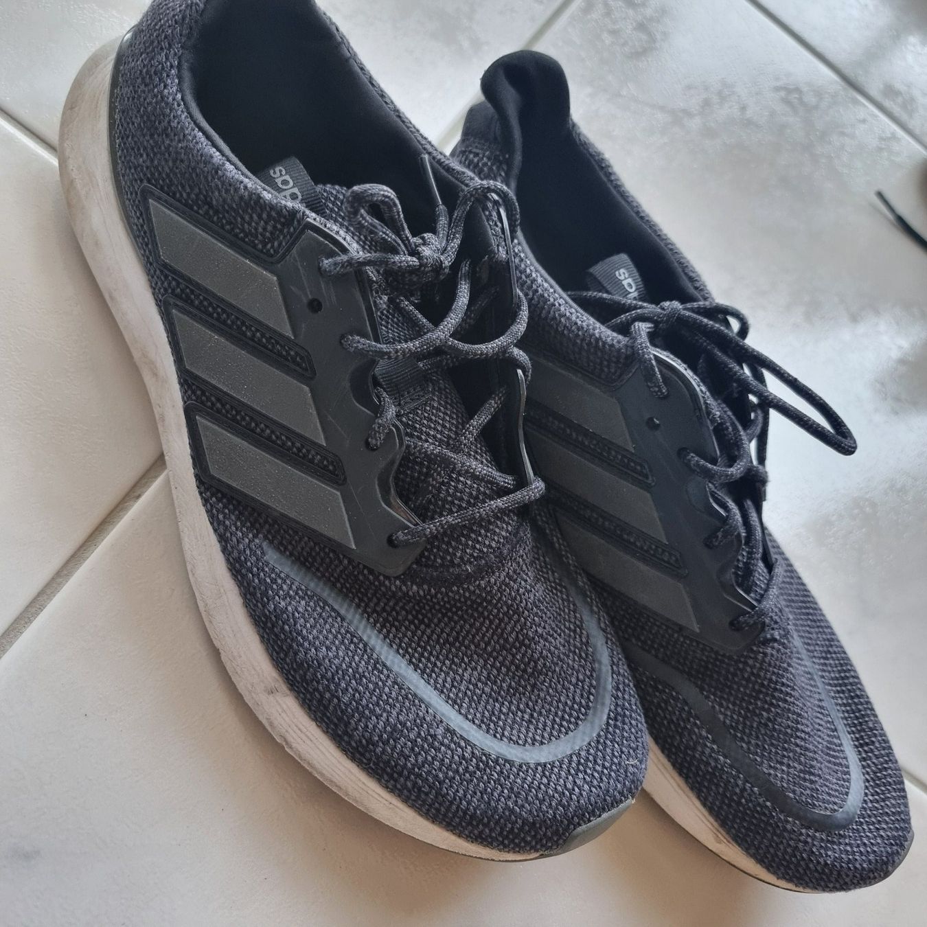Adidas Scarpe da uomo: Adidas Turnschuhe Gr. 45 1/3 – Usato da Arth venduto da Africa44 2