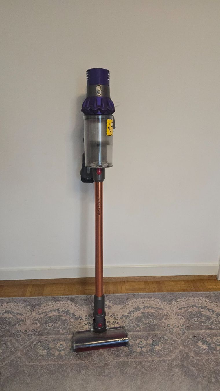 Dyson Staubsauger & Zubehör: Dyson staubsauger V10 Gebraucht – Gebraucht aus Wallisellen von theblacksheep 1