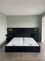 Lit et Sommier Simmons  bord droit 160x200 neuf