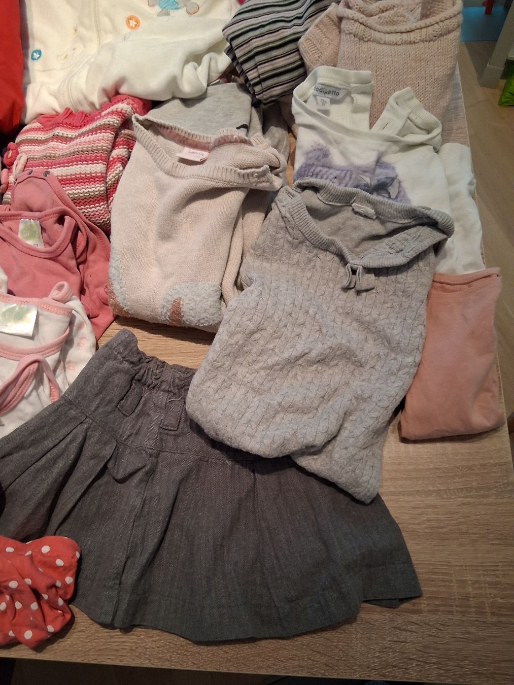 Lotti & Set di vestiti: Mädchen Kleiderpaket Grösse 86-92 gebraucht – Usato da Kilchberg ZH venduto da Eric1000 3