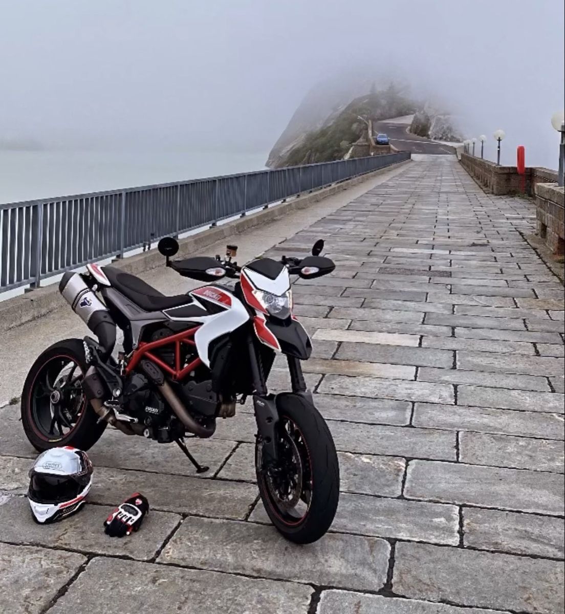 Ducati Strasse: Ducati Hypermotard 821 SP – Gebraucht aus Baar von zwy_8llq 3