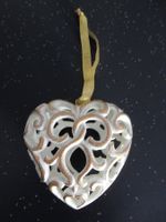 Dekoration - edles durchbrochenes Herz creme gold NEU