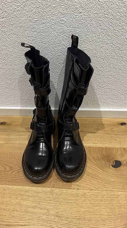 Damenschuhe: Dr. Martens Stiefel – Neu und originalverpackt aus Frauenfeld von Rebecca.97 2