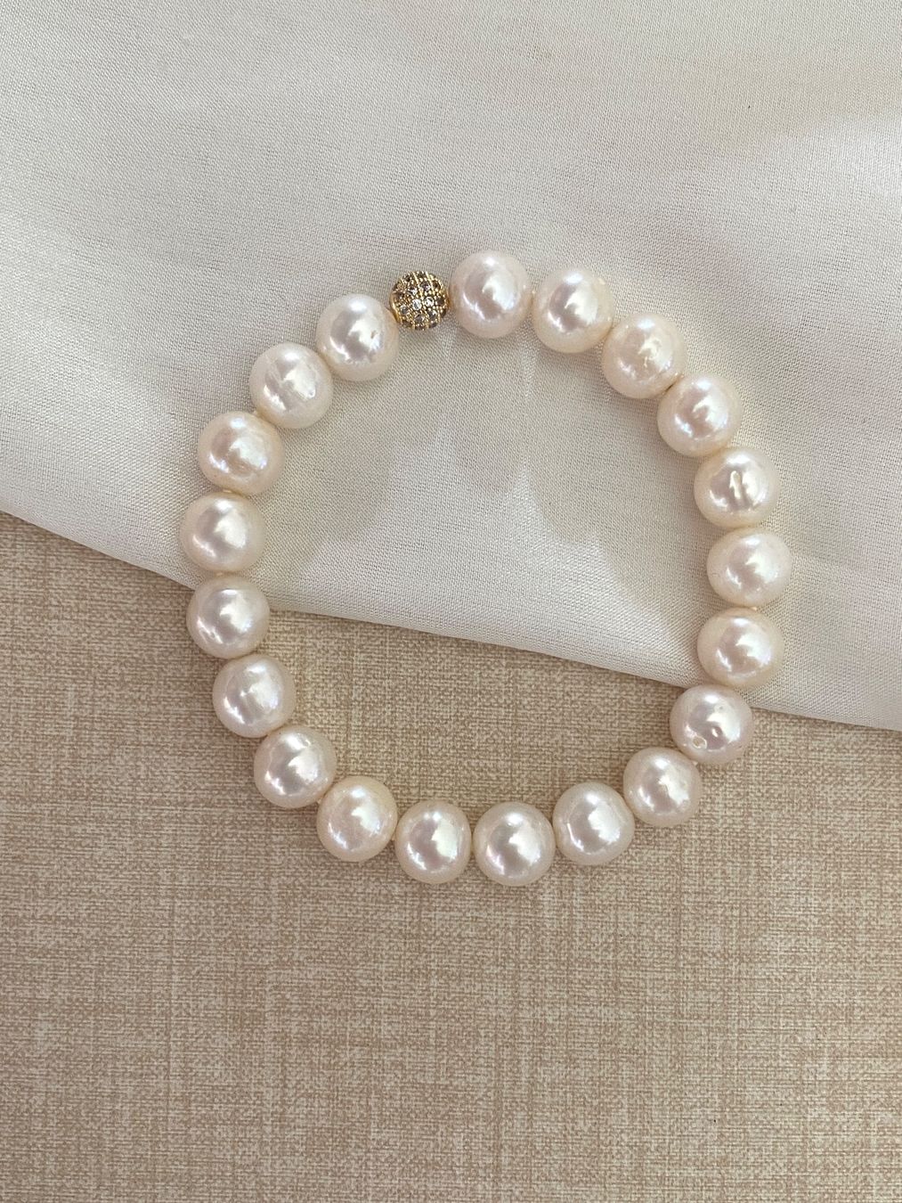 Bracciali & Braccialetti: Süsswasserperlen Armband echte – Nuovo e nell'imballaggio originale da Sarnen venduto da catnini
