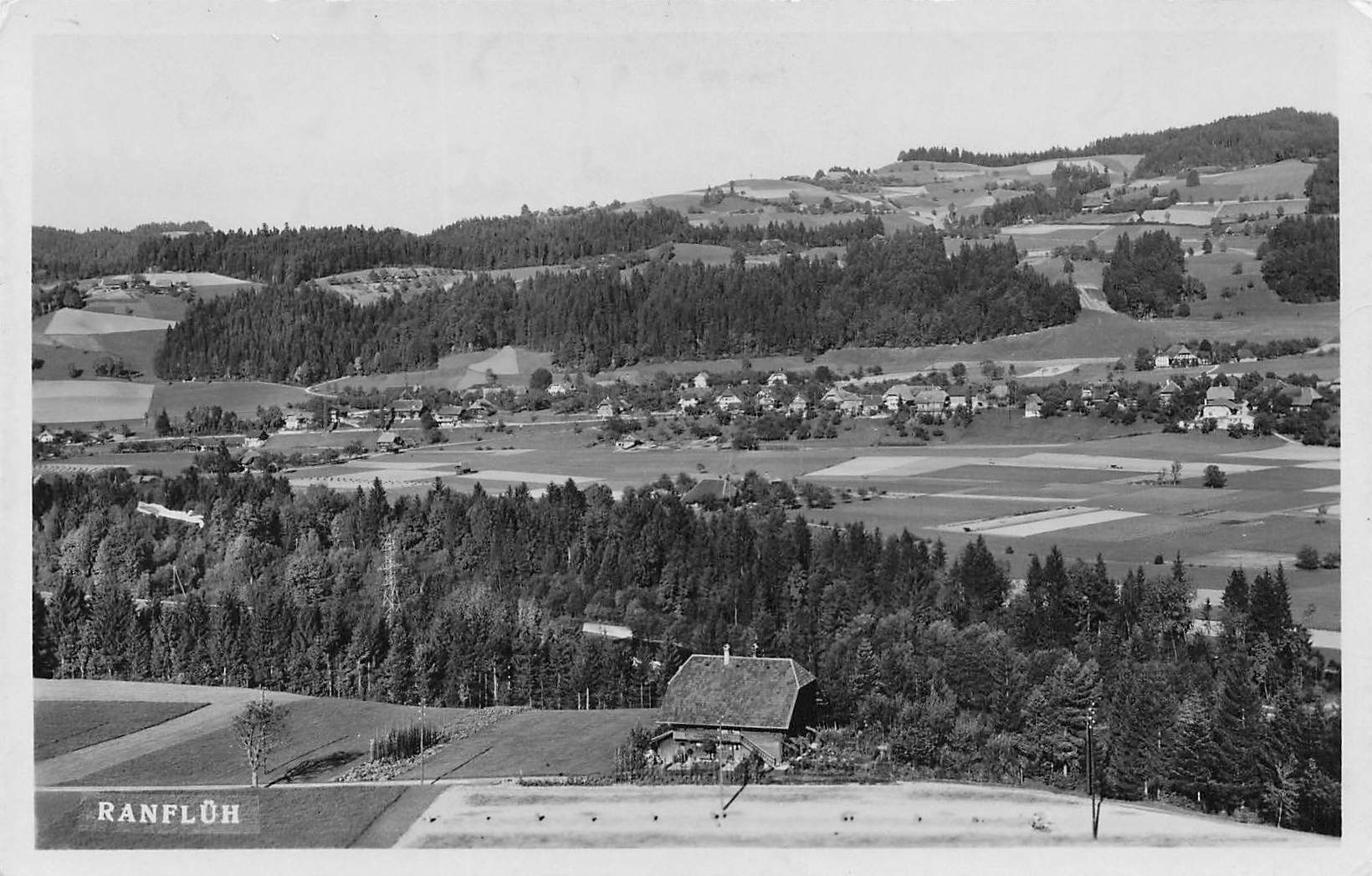 Cartoline postali: Ranflüh BE Hügellandschaft und Dorf – Usato da Biasca venduto da Blenio71
