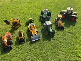 Spielzeug Traktoren und Baumaschinen gebraucht 9 Stück