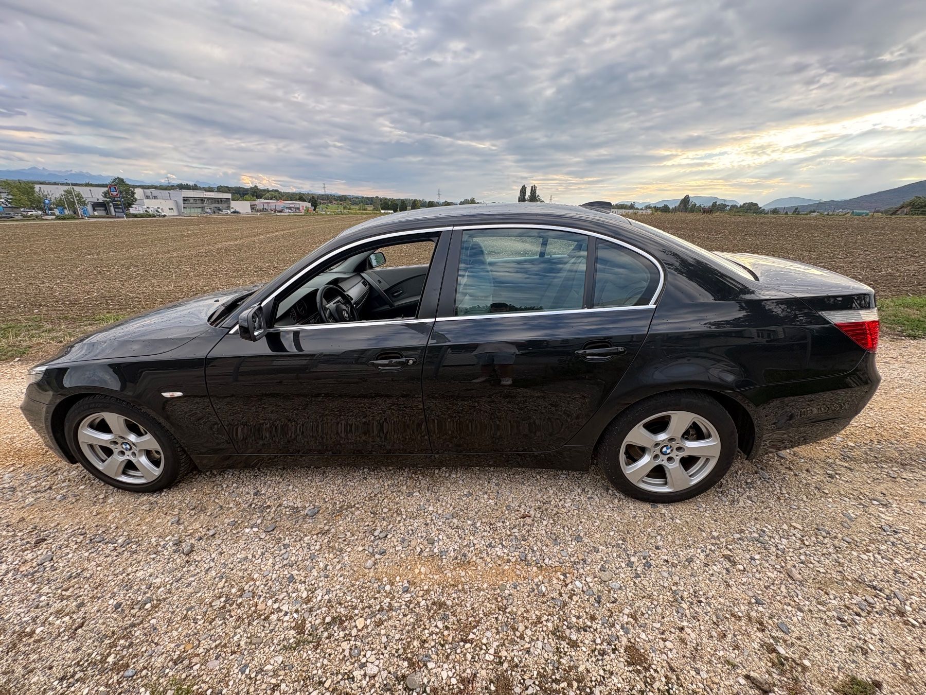 BMW Automobili: BMW 530XI E60 – Usato da Gals venduto da aya_p7pd 5
