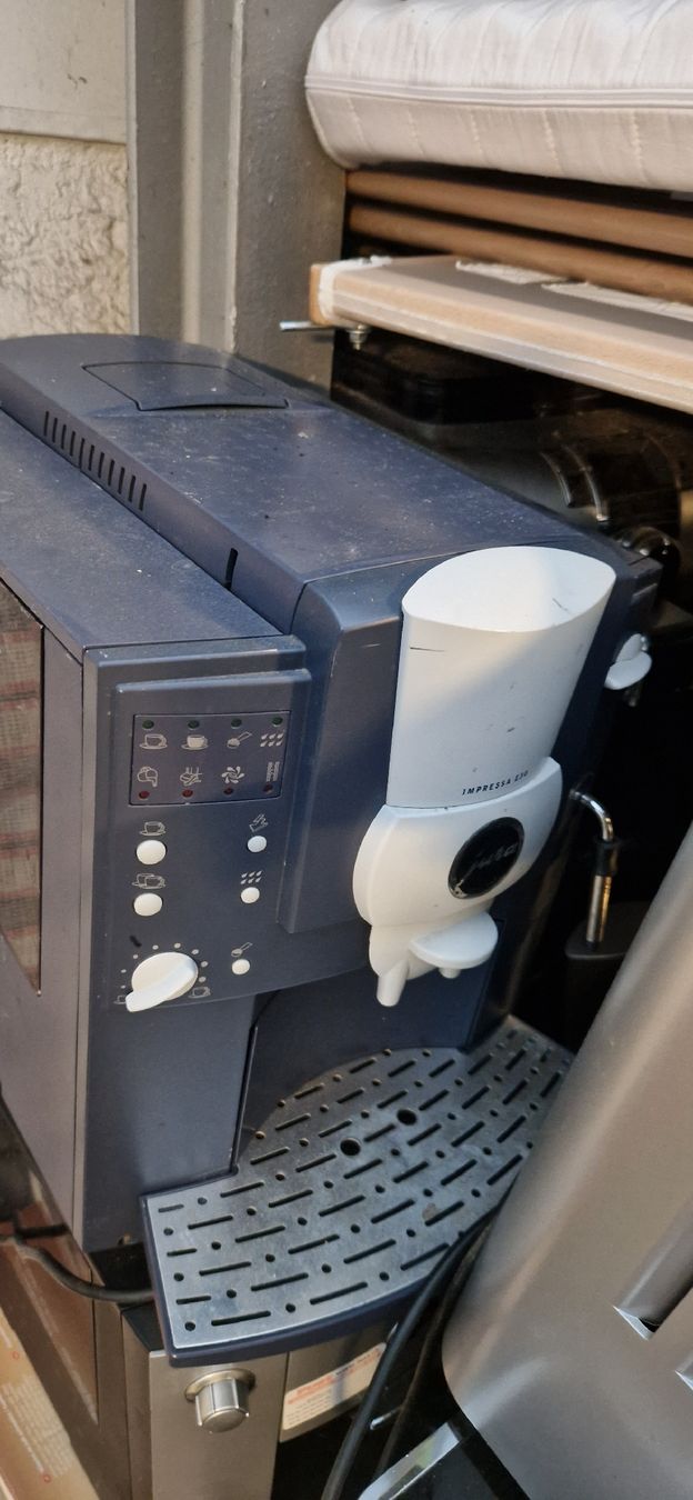Jura Macchine per caffè & Macchine per espresso: Kafeemaschine Jura E 30 – Difettoso da Romanshorn venduto da fag_gnd6 1
