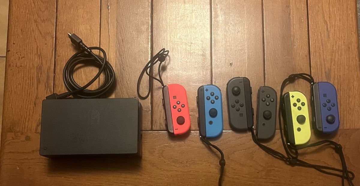 Nintendo Consoles: Switch + 6 manette  – Neuf (Voir description) à Blonay par mar_pj2v 1