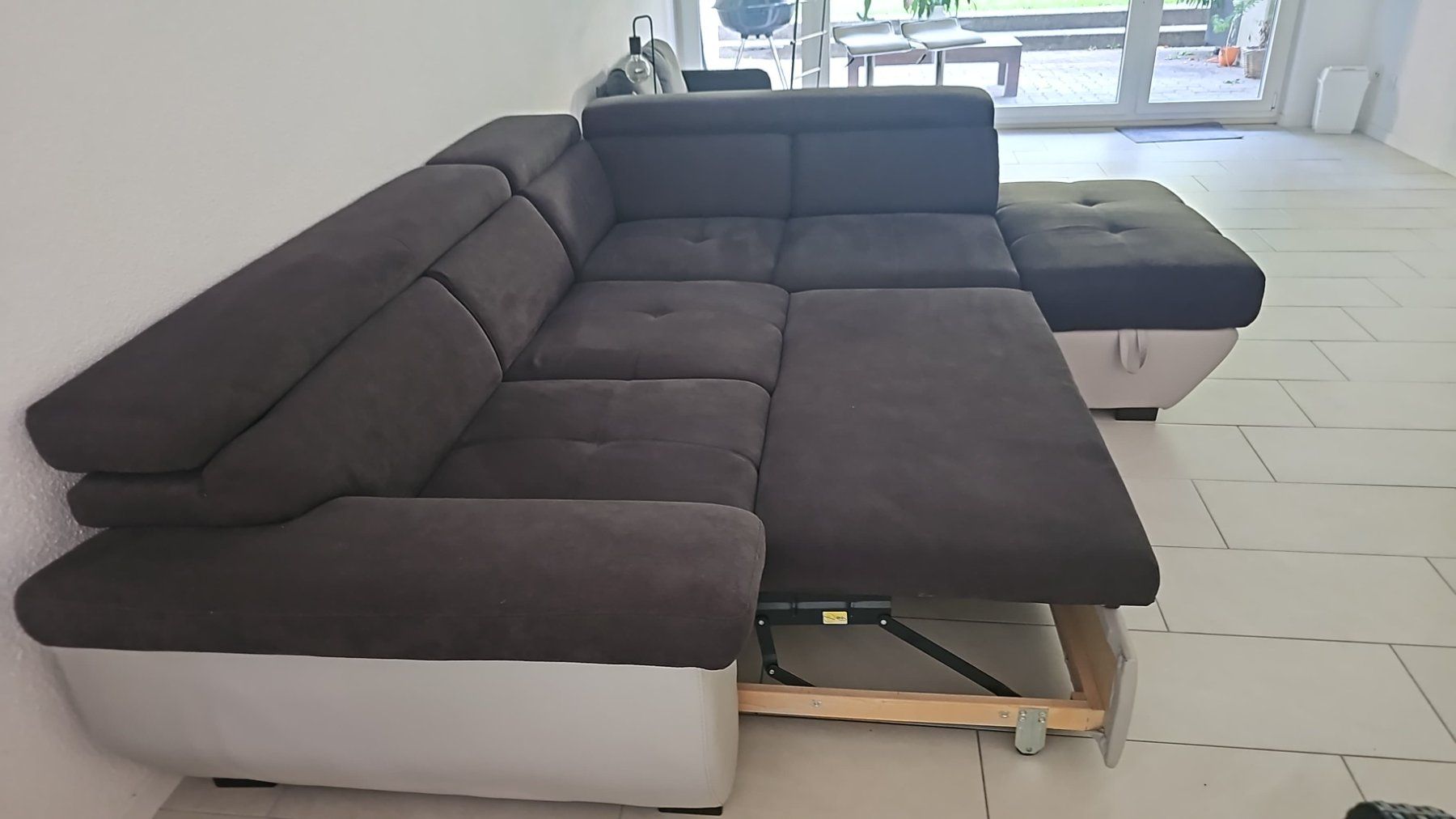 Sofas: Corner sofa with sleeping function and storage good cond. – D'occasion à Baden par mar_2m6r 2