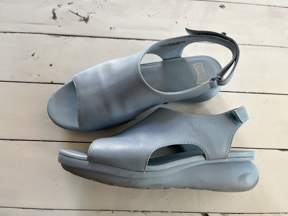 Camper Scarpe da donna: Camper Sandalen Gr 40 hellblau – Usato da Rüti ZH venduto da huzzelrock 1
