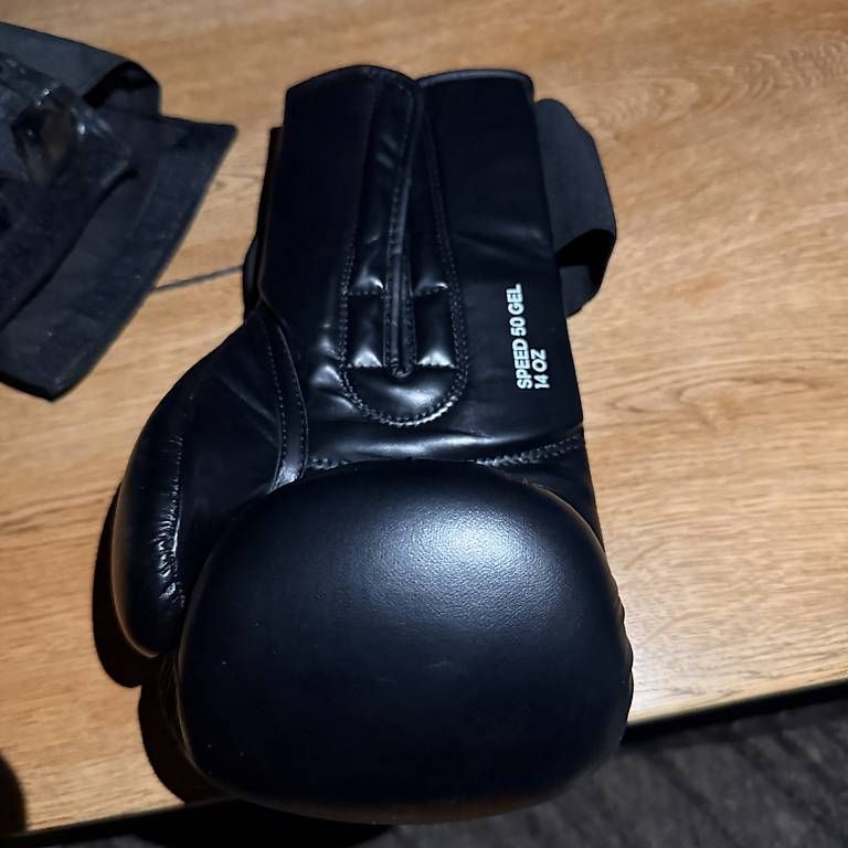 Handschuhe & Handstulpen: Box Handschuhe Addidas – Gebraucht aus Spreitenbach von ren_l2wd