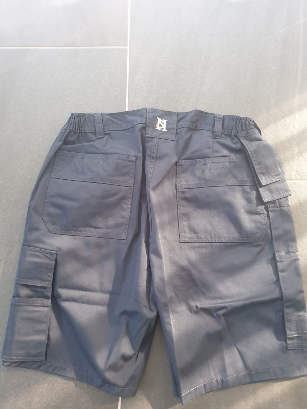 Pantaloni: Arbeits Schors Gr 48 Schwarz(NEU) – Nuovo (secondo la descrizione) da Bischofszell venduto da badza72 1