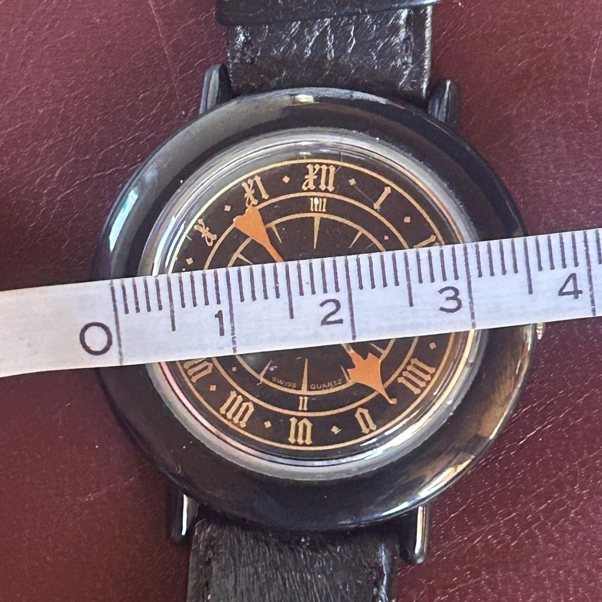 Swiss Orologi: Vintage Armbanduhr schwarz Designer  – Usato da Laufen venduto da Bellavitaboom 1