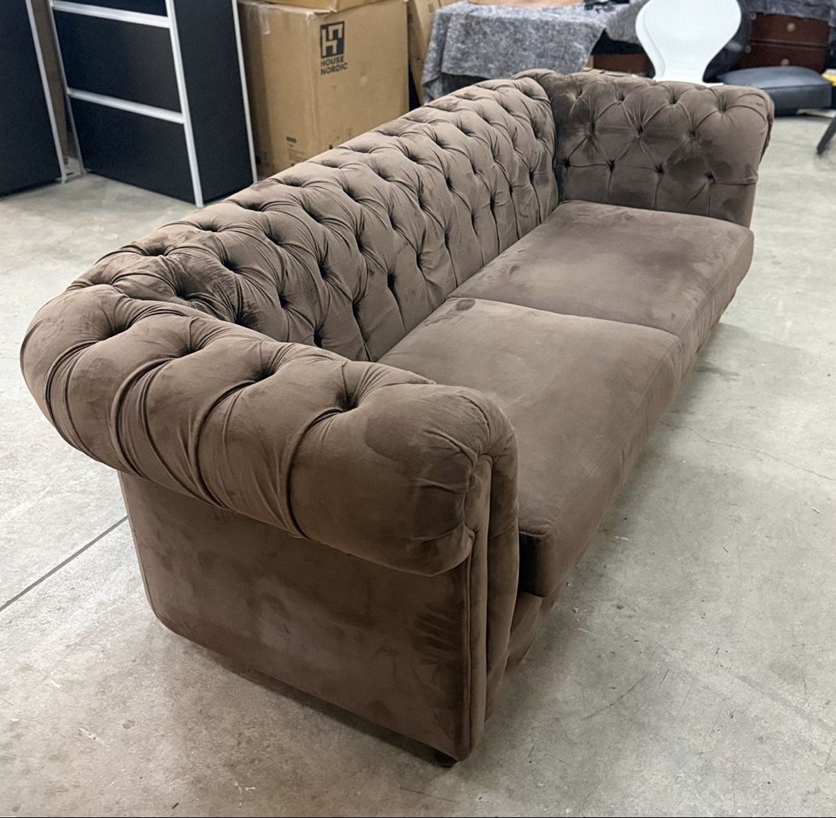 Chesterfield Divani: Sofa Chesterfield Samt Stoff – Usato da Adliswil venduto da Relsip 3