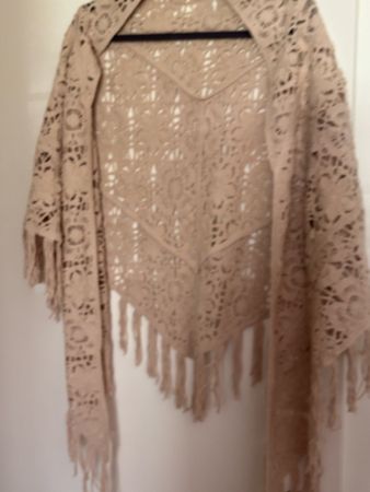 Elegante Stola, beige, mit Fransen - Herbst Angebot!