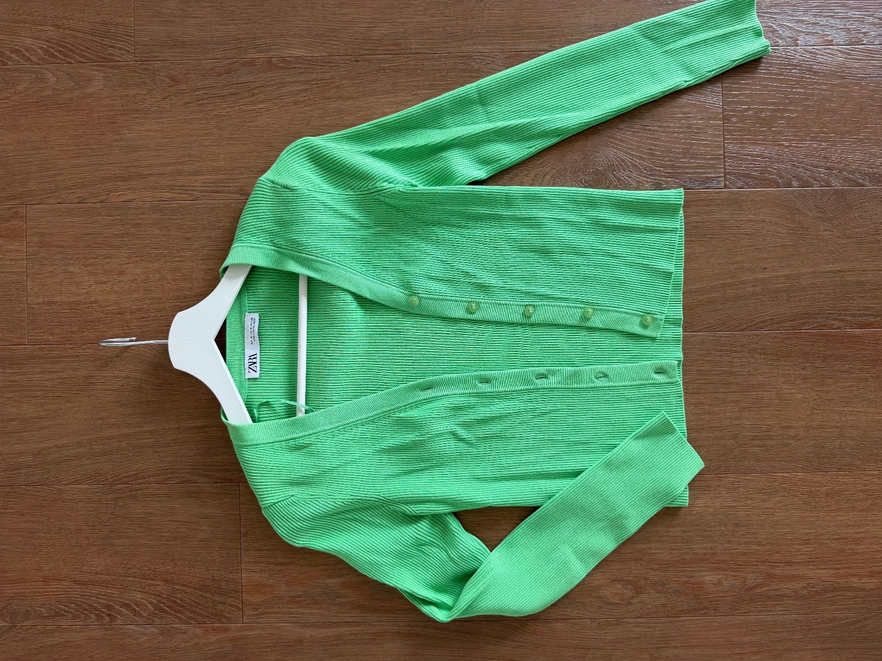 Zara Tops: Zara Oberteil grün – Gebraucht aus Staufen von am_clothing 2