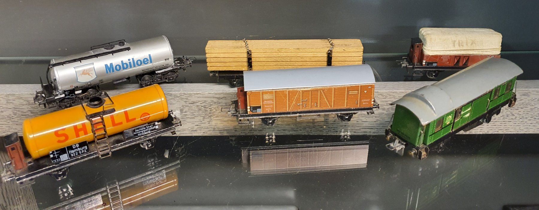 Trix Modelleisenbahnen: TRIX-EXPRESS: GÜTERWAGEN-LOT – Gebraucht aus Biglen von taunus82