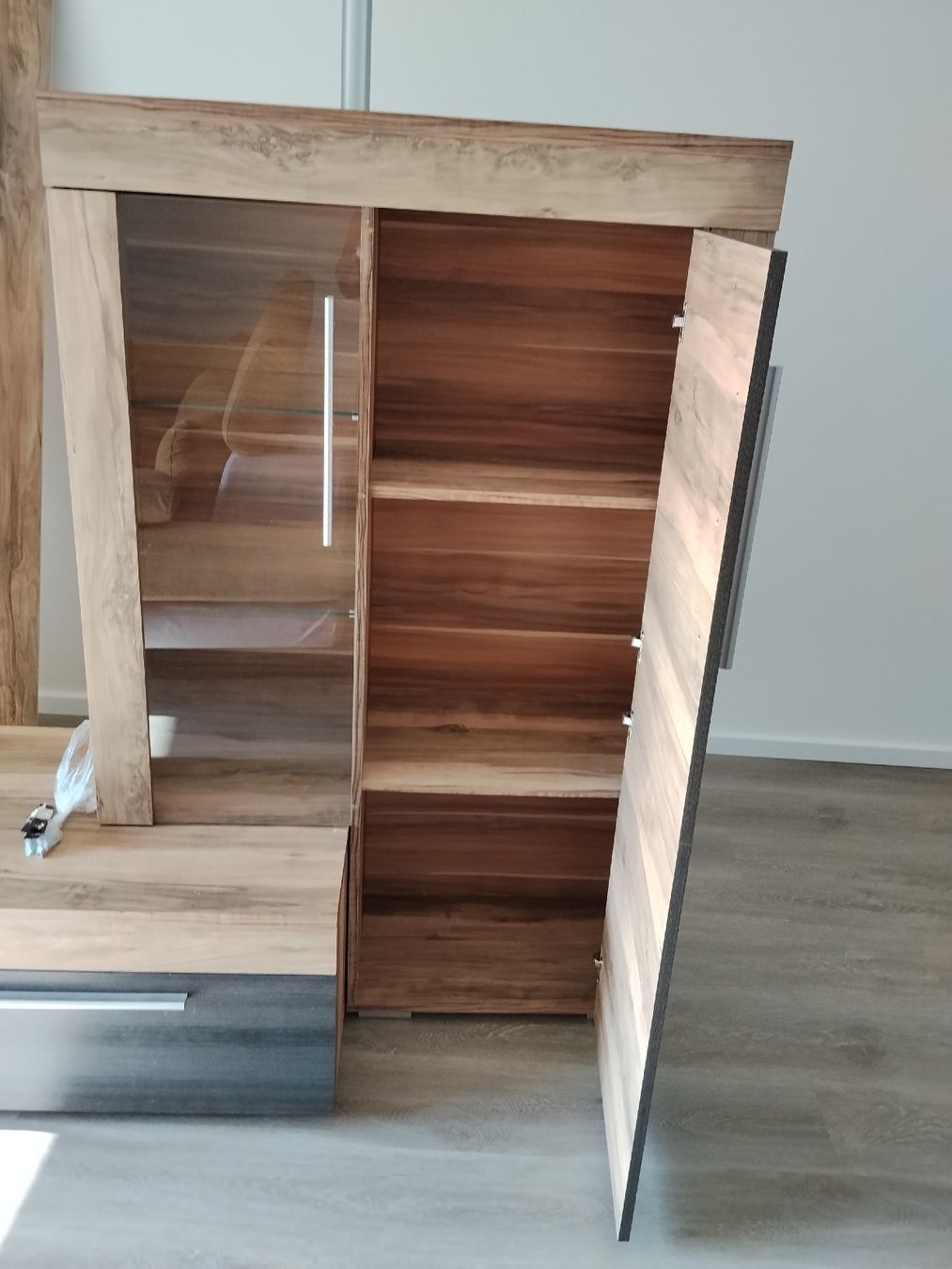 TV Möbel: bellissimo mobile moderno – Gebraucht aus Olivone von ris_9h5b 3