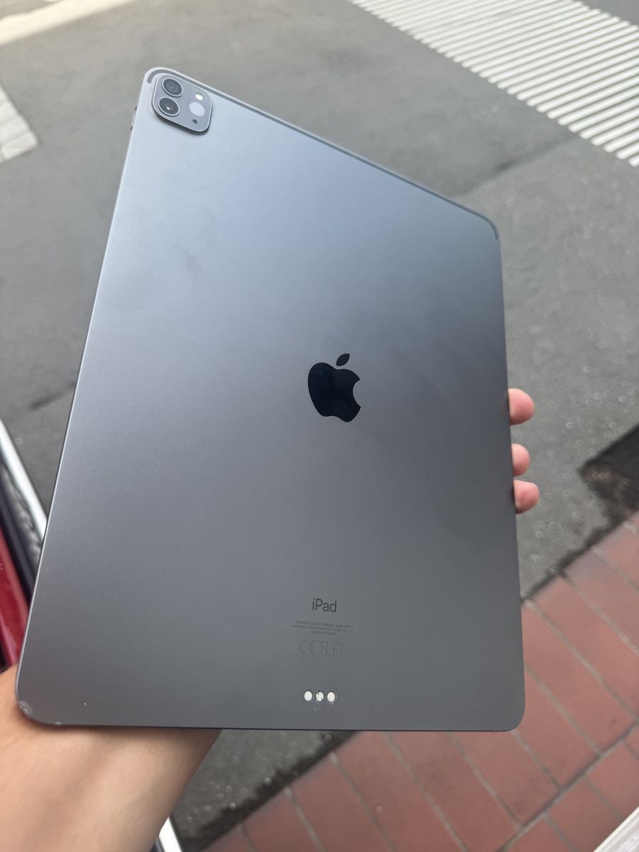 Apple Tablet PC: iPad Pro 12.9" 5ème génération 256GB gris sidéral – Difettoso da Bern venduto da Picatcho 1