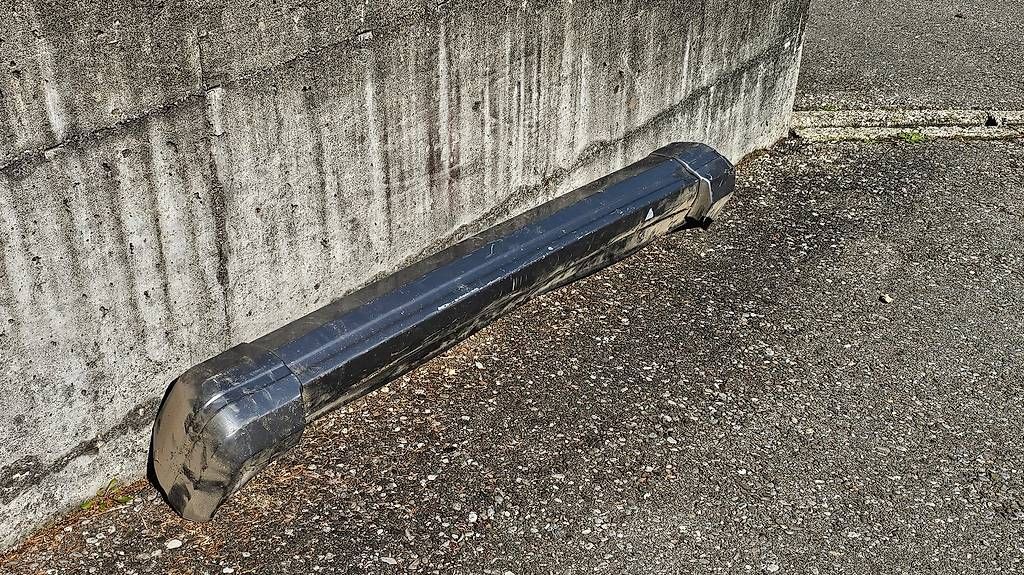 Jeep Tutti pezzi di ricambio auto: Stossstange hinten grau Jeep Cherokee XJ – Usato da Wettswil venduto da Swiss_Outlaw 1