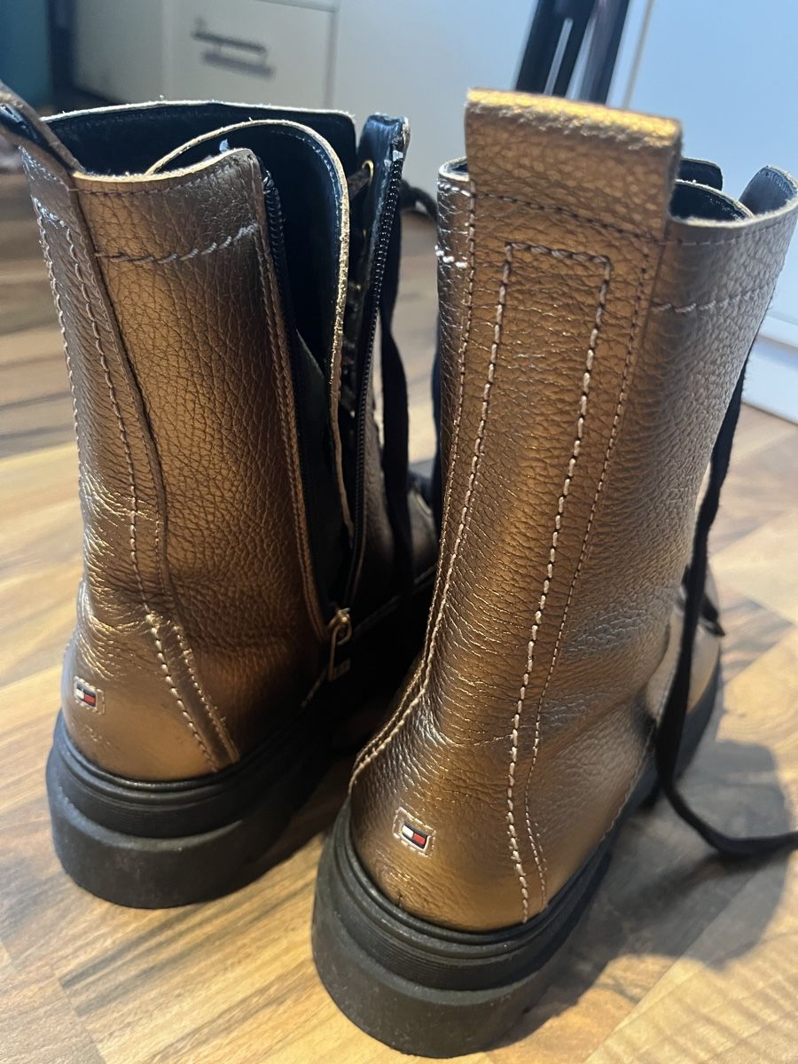 Tommy Hilfiger Scarpe da uomo: Tommy Hilfiger goldene Boots Gr.41 – Usato da Rodersdorf venduto da estherdaphne 2